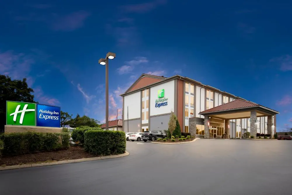Holiday Inn Express Nashville-Hendersonville by IHG hotel hero