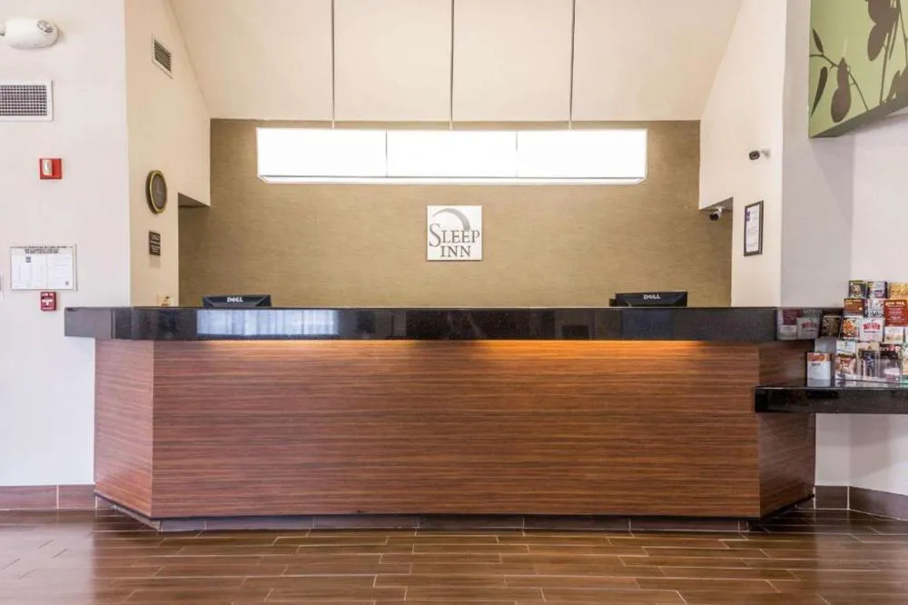 Sleep Inn Phoenix Sky Harbor Airport hotel hero