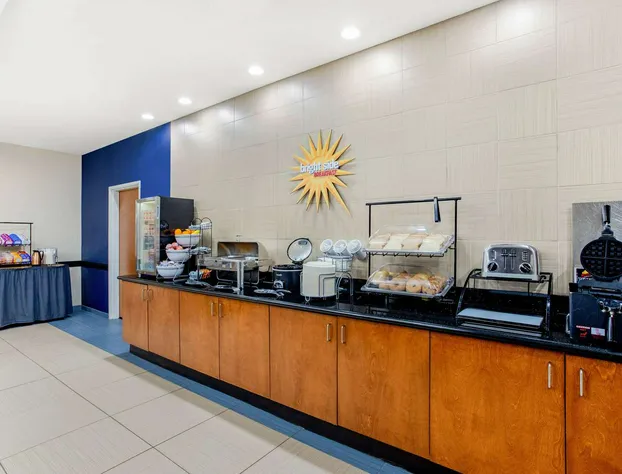 Spark by Hilton Plainfield Indianapolis Airport hotel detail image 1