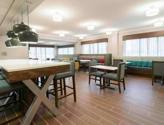 Hampton Inn St. Louis/Westport hotel detail image 1