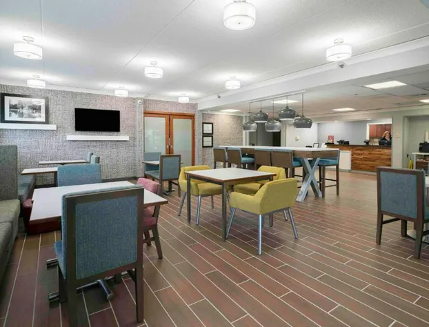 Hampton Inn St. Louis/Westport hotel detail image 1