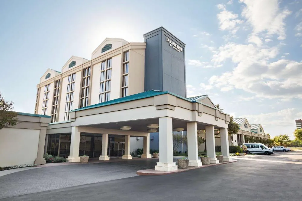 DoubleTree by Hilton Dallas - DFW Airport North hotel hero