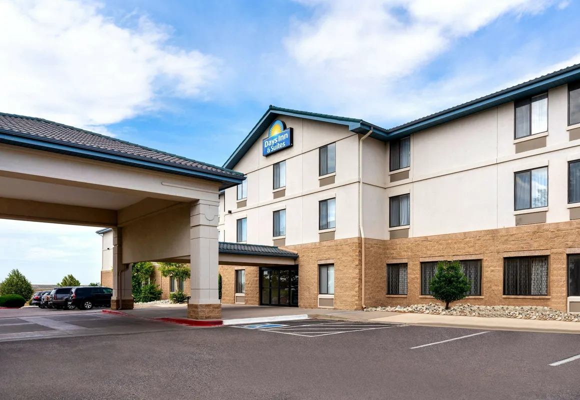 Days Inn & Suites by Wyndham Denver International Airport hotel hero