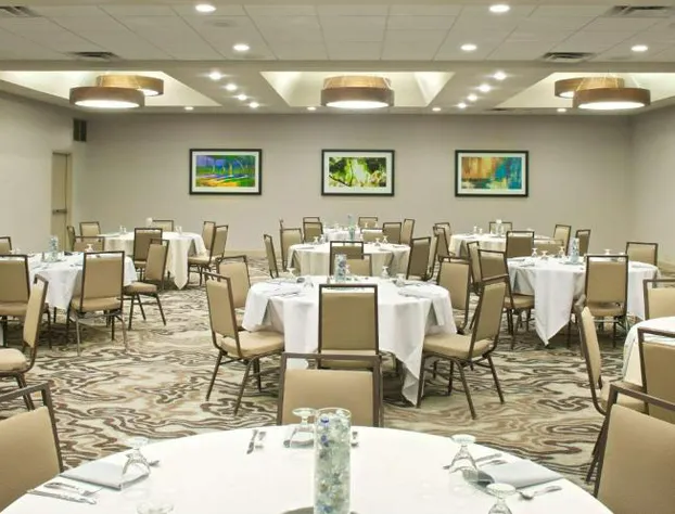 Embassy Suites by Hilton Cincinnati Northeast Blue Ash hotel detail image 3