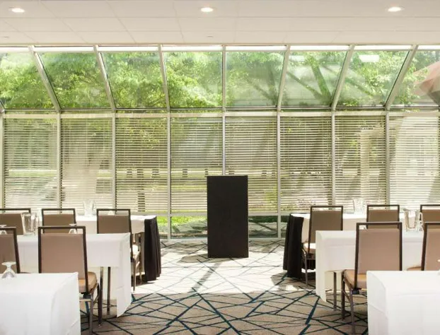 Embassy Suites by Hilton Cincinnati Northeast Blue Ash hotel detail image 4