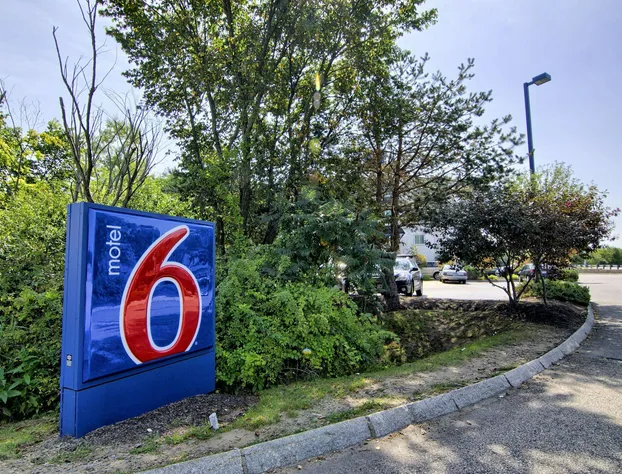 Motel 6 Portsmouth, NH hotel detail image 3