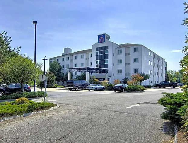 Motel 6 Portsmouth, NH hotel detail image 1