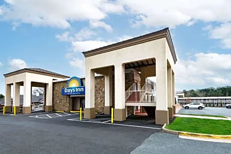 Days Inn by Wyndham Charlottesville/University Area hotel detail image 3