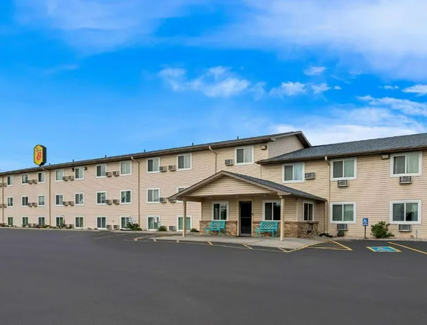 Super 8 by Wyndham Council Bluffs IA Omaha NE Area hotel detail image 3