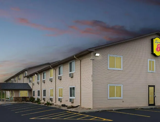 Super 8 by Wyndham Council Bluffs IA Omaha NE Area hotel detail image 2