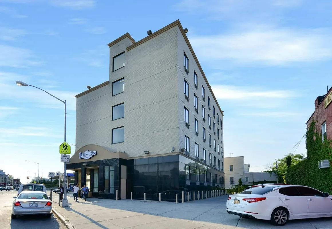 Lex View Inn at JFK Airport hotel hero