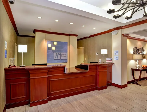 Holiday Inn Express Hotel & Suites Grand Rapids-North by IHG hotel detail image 2