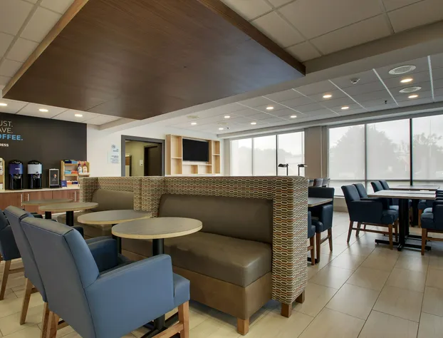 Holiday Inn Express Voorhees - Mt. Laurel by IHG hotel detail image 4