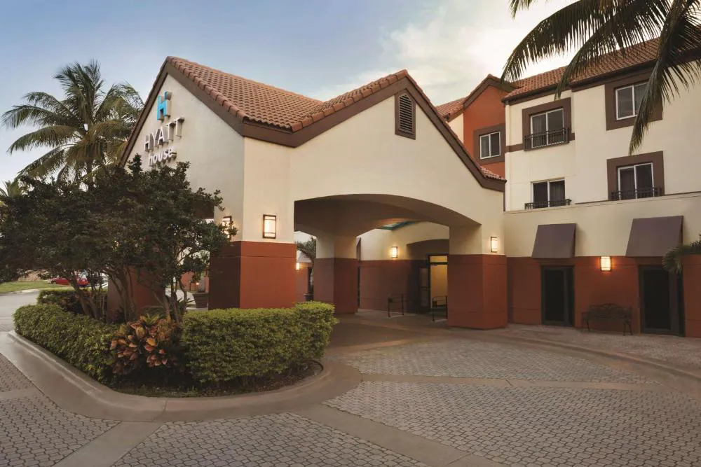 HYATT house Miami Airport hotel hero