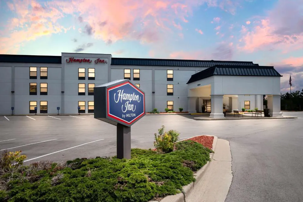 Hampton Inn Grand Rapids-North hotel hero