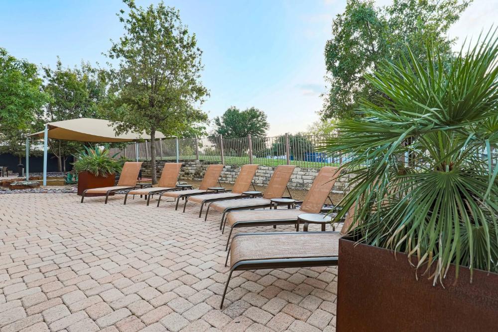 Courtyard by Marriott Austin Airport hotel hero