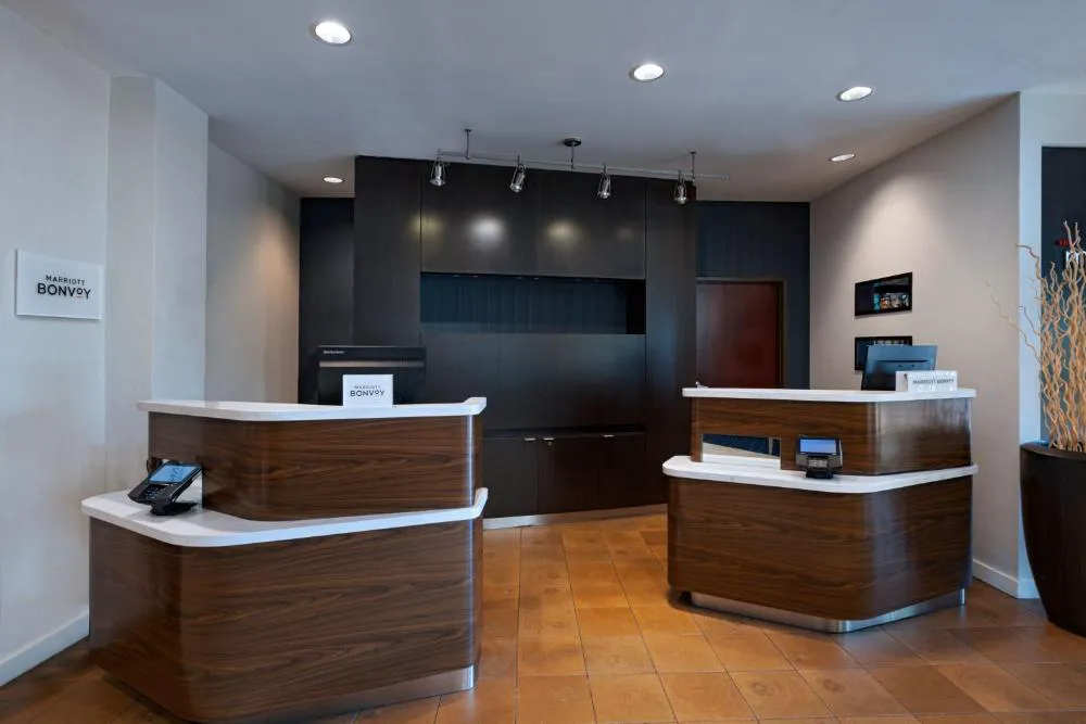 Courtyard by Marriott Austin Airport hotel hero