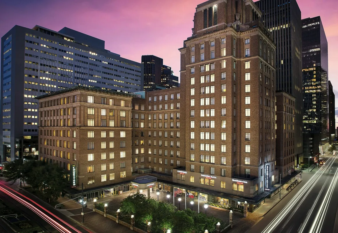 Courtyard by Marriott Houston Downtown/Convention Center hotel hero