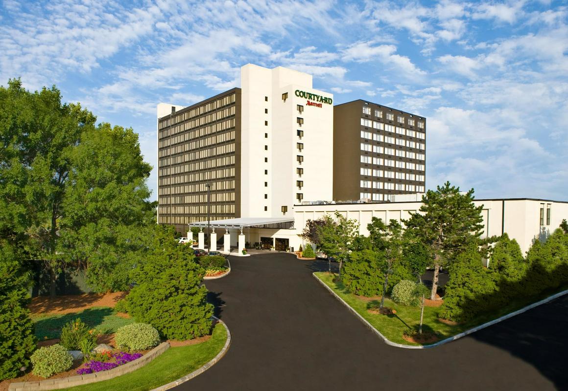 Courtyard by Marriott Boston Logan Airport hotel hero