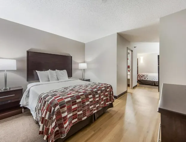 Red Roof Inn & Suites Omaha - Council Bluffs hotel detail image 3