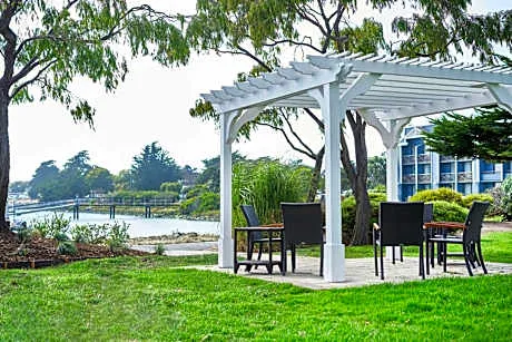 DoubleTree by Hilton Hotel Berkeley Marina hotel detail image 1