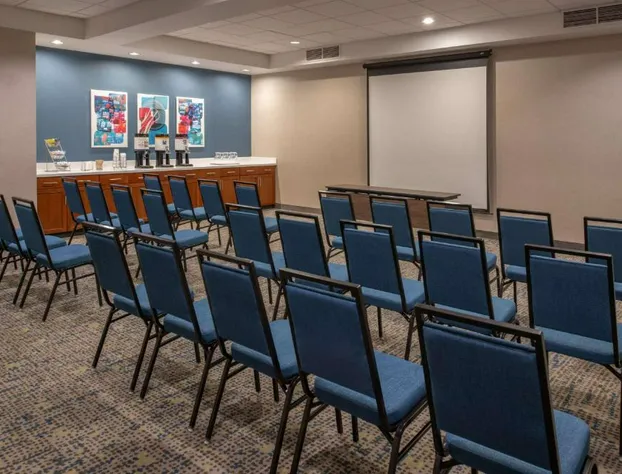 Hampton Inn & Suites Seattle-Airport/28th Ave hotel detail image 2