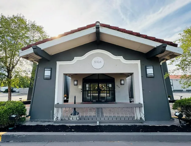 Baymont by Wyndham Indianapolis Airport Lynhurst hotel detail image 3