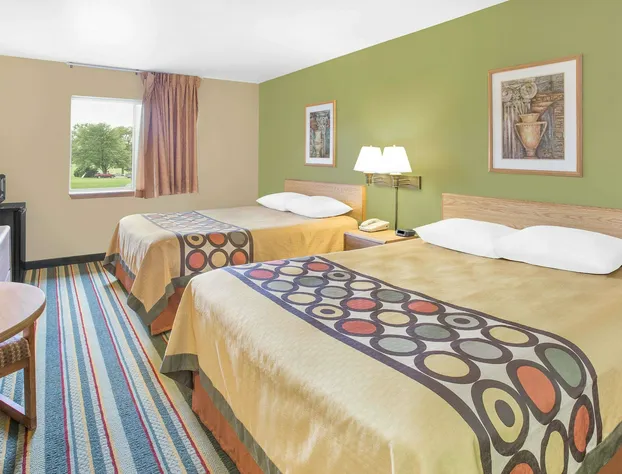 Super 8 by Wyndham East Moline hotel detail image 3