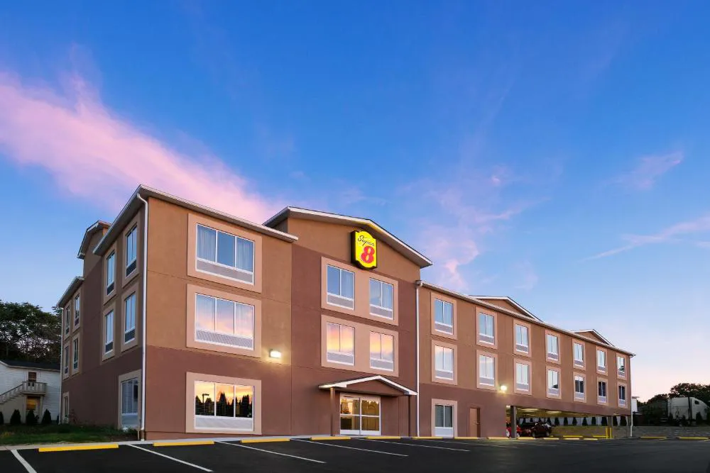 Super 8 by Wyndham Hershey Chocolate Avenue hotel hero