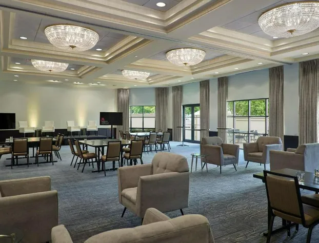 Charlotte Marriott SouthPark hotel detail image 4