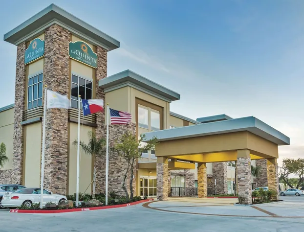 La Quinta Inn & Suites by Wyndham Rockport - Fulton hotel detail image 2