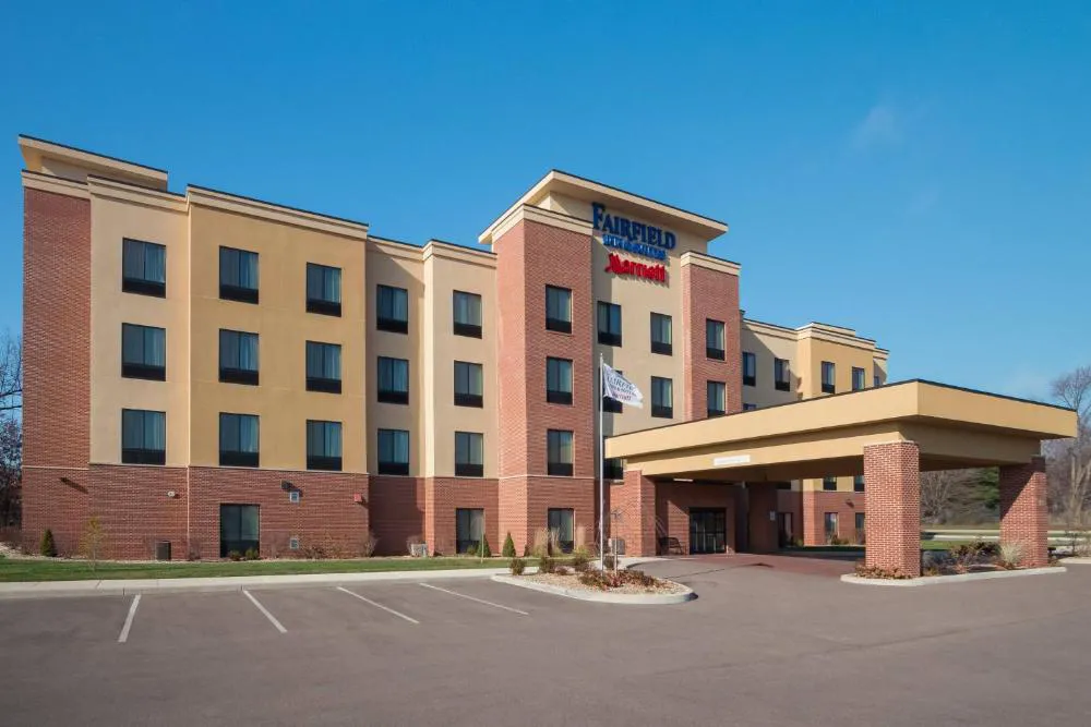 Fairfield Inn & Suites Elkhart hotel hero