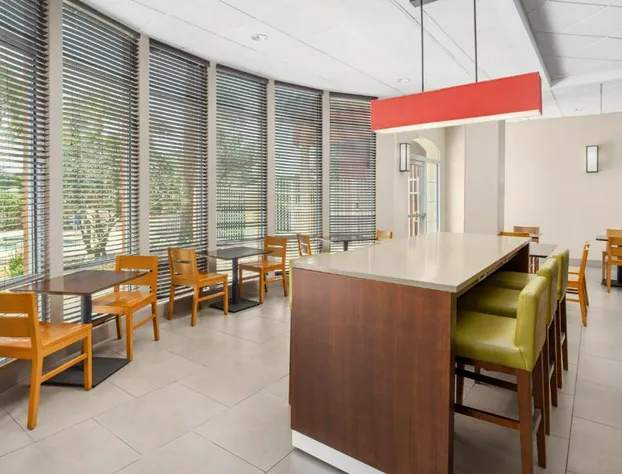 Country Inn & Suites by Radisson, Orlando Airport, FL hotel detail image 4