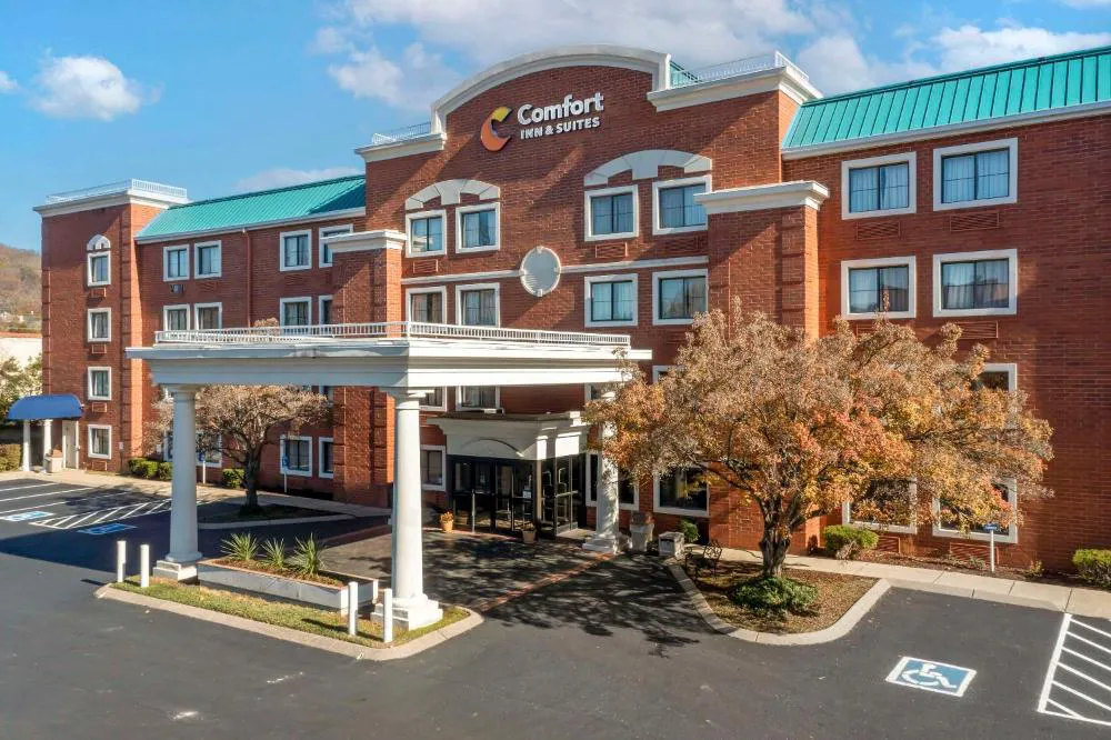 Comfort Inn & Suites Brentwood - Nashville hotel hero