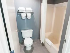 Quality Suites Albuquerque Airport hotel detail image 4