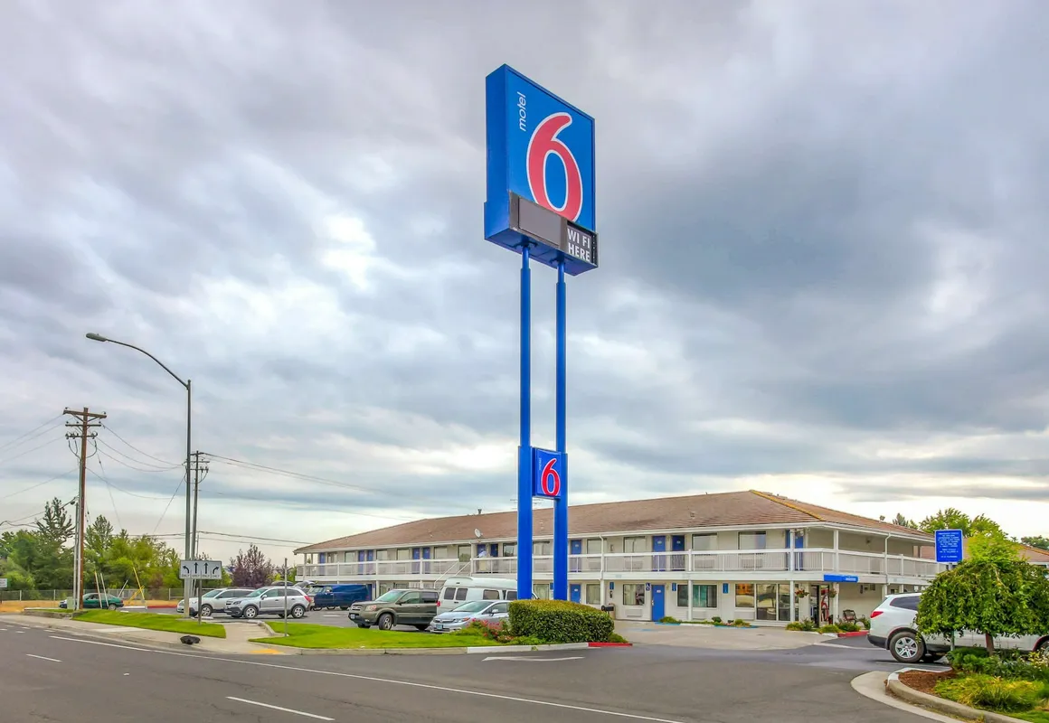 Motel 6 Medford, OR - North hotel hero