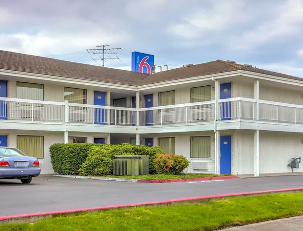 Motel 6 Medford, OR - North hotel detail image 2