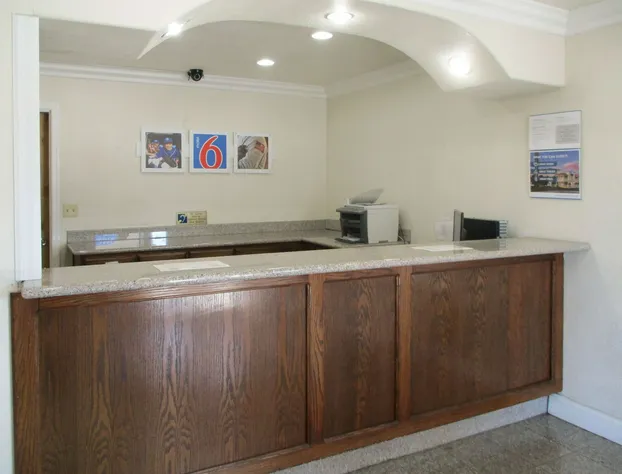 Motel 6 Fresno, CA hotel detail image 4