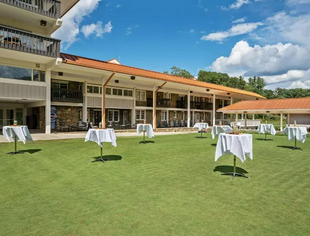 Waynesville Inn and Golf Club, Tapestry Collection by Hilton hotel detail image 1