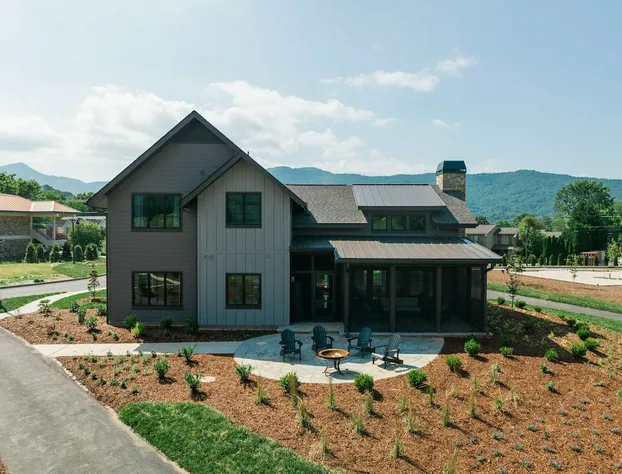 Waynesville Inn and Golf Club, Tapestry Collection by Hilton hotel detail image 3