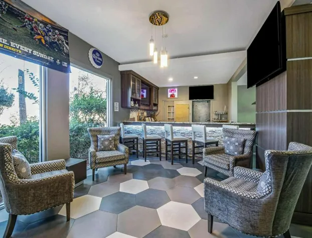 La Quinta Inn & Suites by Wyndham Kingwood Houston IAH Airpt hotel detail image 4