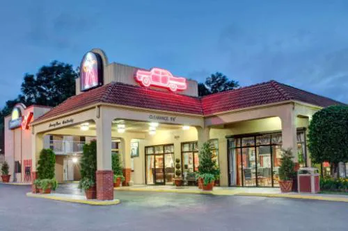 Days Inn by Wyndham Memphis at Graceland hotel hero