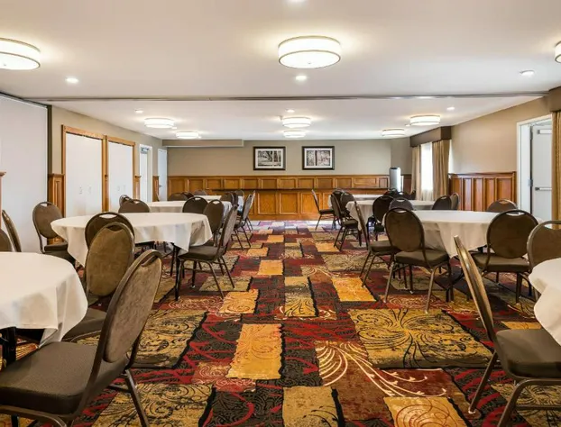 Country Inn & Suites by Radisson, Grandville-Grand Rapids West, MI hotel detail image 3