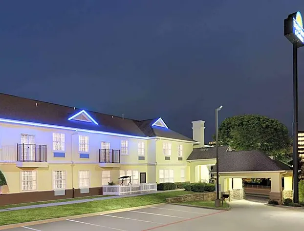 Days Inn & Suites by Wyndham Euless DFW Airport South hotel detail image 1