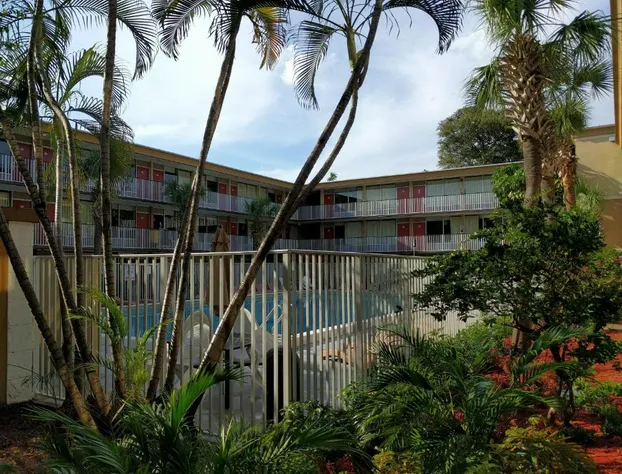 Red Carpet Inn Airport and Cruise Port Hotel Fort Lauderdale hotel detail image 2