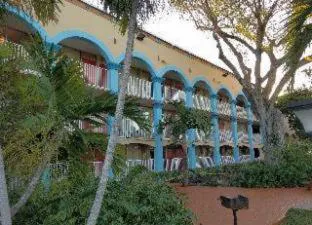Red Carpet Inn Airport and Cruise Port Hotel Fort Lauderdale hotel detail image 4