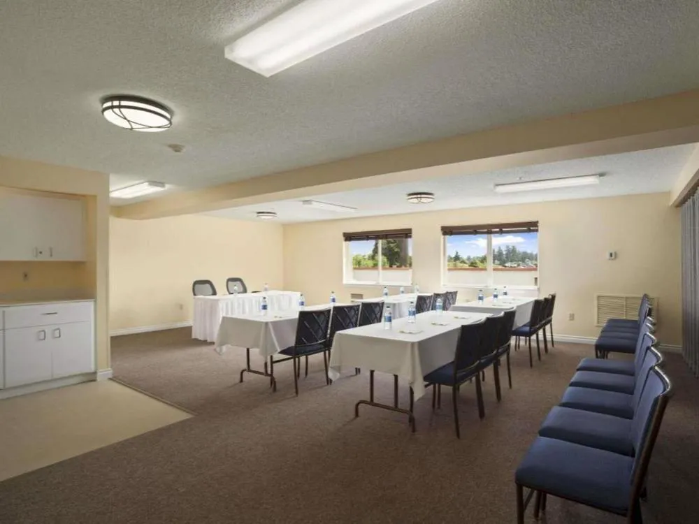 Days Inn by Wyndham Lacey Olympia Area hotel hero