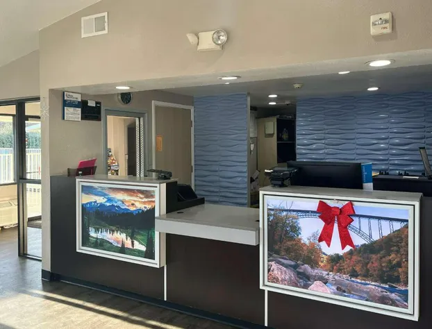 Motel 6 Cross Lanes, WV - Goff Mountain Rd hotel detail image 1