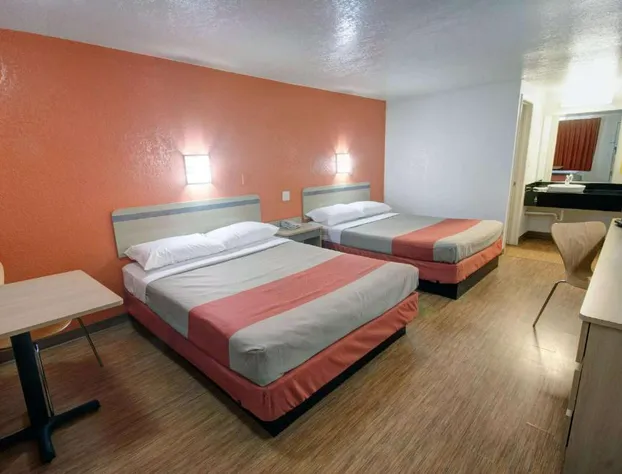 Motel 6 Cross Lanes, WV - Goff Mountain Rd hotel detail image 3