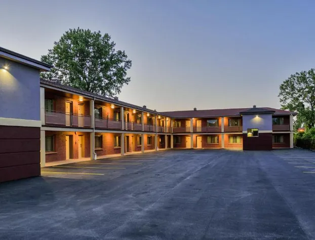 AArya Hotel By Niagara Fashion Outlets hotel detail image 1